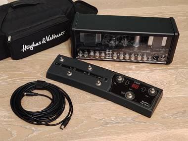 Hughes & Kettner Grandmeister 36 con pedaliera e custodia