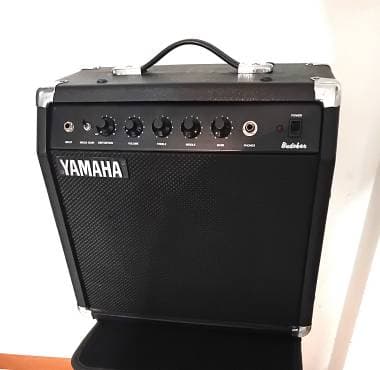Amplificatore per chitarra YAMAHA 20 watt