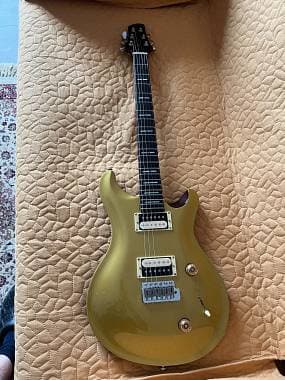 Larry Carlton Sire Q7 tipo PRS