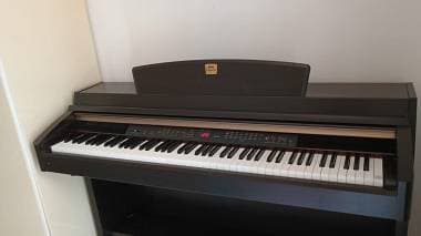 Yamaha CLAVINOVA CLP-240