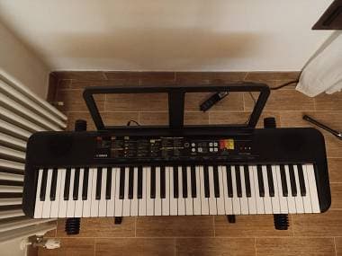 Tastiera Yamaha PSR-F52