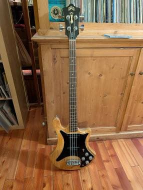 Guild B-302 A 1978