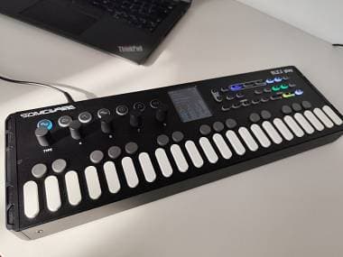 Sonicware ELZ_1 Play V3 (con waldorf wavetable) con scatola e alimentatore