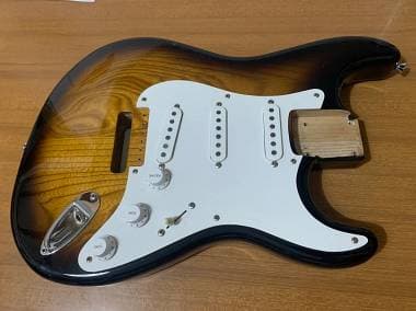 Body Fender Stratocaster Japan 1987-1989 2-Tone Sunburst - Cablato Pickup USA