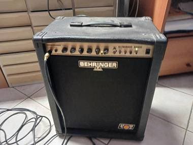 Behringer Ultrabass BX600  Amplificatore Basso 60W