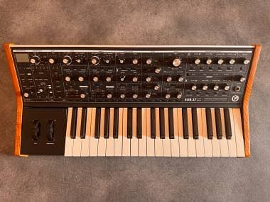 Sintetizzatore Moog Sub 37