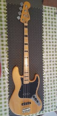 Squier by Fender Jazz bass classic vibe 70