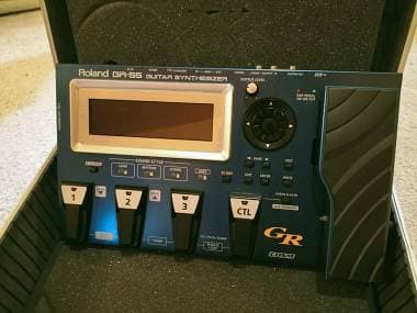 Roland GR 55 - Guitar Synthesizer + Pickup GK-3 + Custodia Rigida