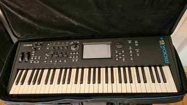 Yamaha MODX6+ perfetto + accessori