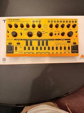 Behringer TD-3-MO YELLOW