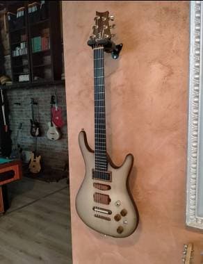 Rash Guitars - chitarra di liuteria italiana