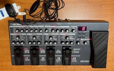 BOSS ME-80 Pedaliera Multieffetti per Chitarra con interfaccia audio USB/MIDI