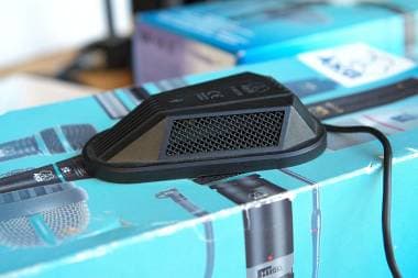 Microfono da tavolo AKG C 680 BL