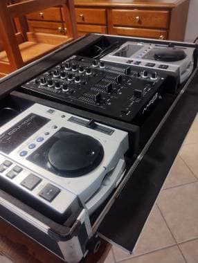 CDJ + MIXER + FLYGHTCASE