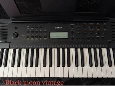 Yamaha PSR-E283 tastiera pianoforte acustico