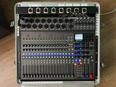 Zoom LiveTrak L-20 + BTA-1 + accessori