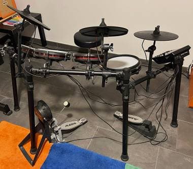 Alesis nitro max