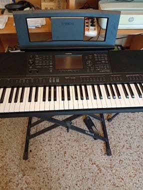 Yamaha PSR SX 700