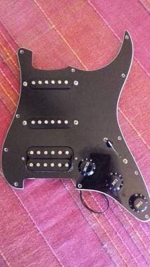 HSS Squier Affinity Strat pickguard completo (sped. compresa)