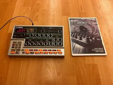 Yamaha DX200 Desktop Control FM Synthsizer