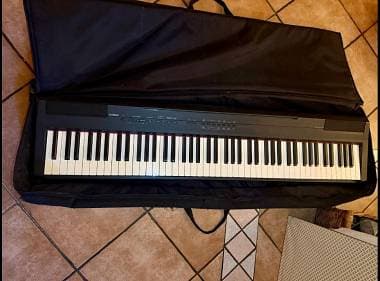 Yamaha p95 Yamaha mO6 microkorg