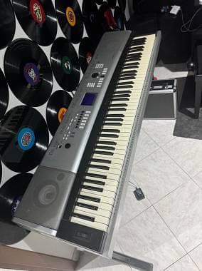Tastiera Yamaha DGX-530 a 88 tasti