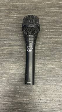 AKG D70S