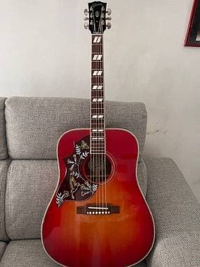 Gibson Hummingbird mancina