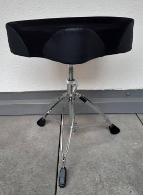 Sgabello per batteria a sella