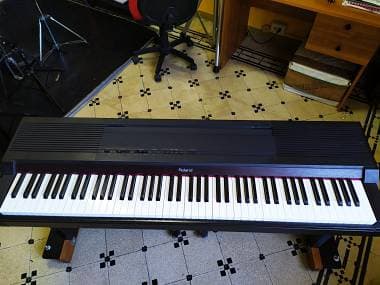 Vendo Roland Digital Piano HP 800