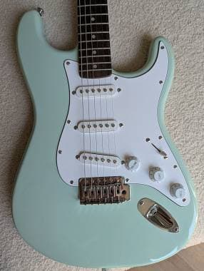 Squier Stratocaster Affinity Surf Green