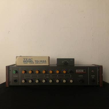 Tascam 1 sommatore + TEAC Test Tone Oscillator TO-122A Like New Vintage