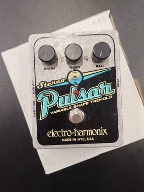 Electro Harmonix Stereo Pulsar - Variable Shape Tremolo