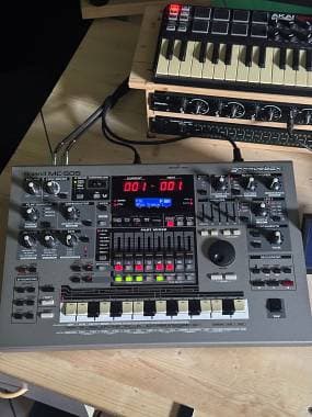 Roland MC-505