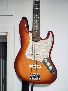 Fender JAZZ BASS LIGHT WEIGHT ASH AMERICAN PROFESSIONAL USA 2020