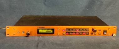 Boss GX-700 con alimentatore