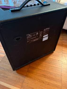 Fender Mustang II vi