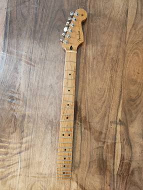 Fender Stratocaster Roasted Maple 22 Jumbo Flat Oval 12 Tusq