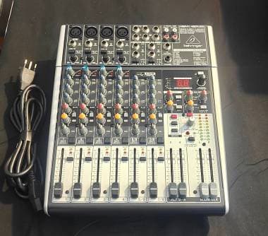 Behringer Xenyx X1204USB