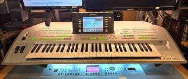 Yamaha Tyros 2 con hard disk interno