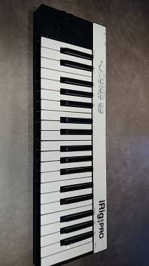iRIG 37 Key PRO