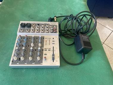 Phonic MM1002 MIXER 2 CANALI MONO + 4 STEREO