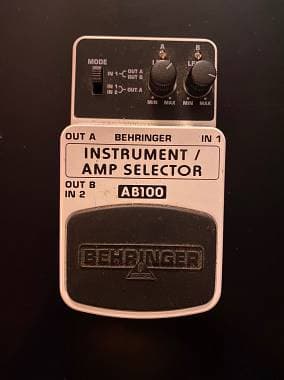 Behringer AB100 line Selector