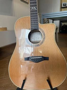 Eko Guitars Mia