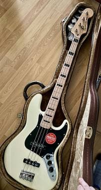 ULTIMO RIBASSO Fender Squier Affinity Active Jazz Bass Olympic White