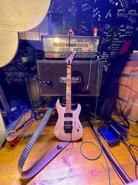 Jackson DK2H Made in Japan  Custodia Rigida
