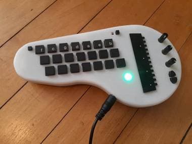 Mini omnichord synth Suzuki Minichord synth chord arpeggiator