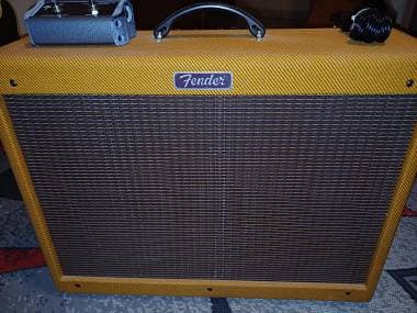 Fender Blues Deluxe Reissue 40W Valvolare + Footswitch