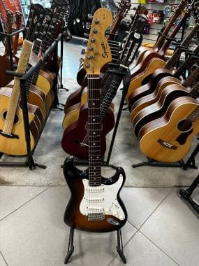 Squier by Fender Stratocaster Affinity Sunburst ¿ Anni ¿90 OCCASIONE USATA IN GARANZIA 12 MESI