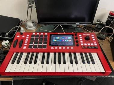Akai MPC KEY 37 Synth-Campionatore